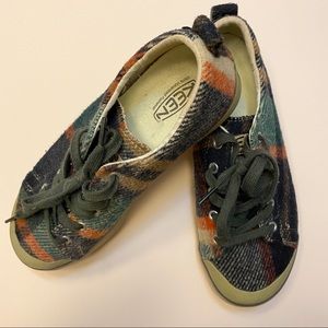 Keen Elsa plaid sneaker 8.5